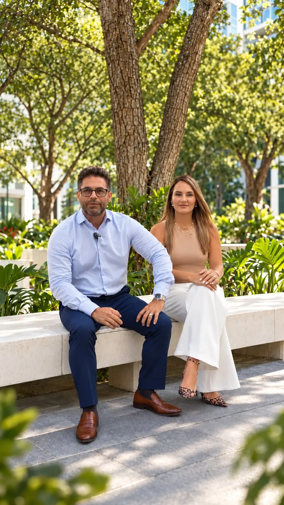 Vivian Vargas and Alejandro Valerín in a Brickell park