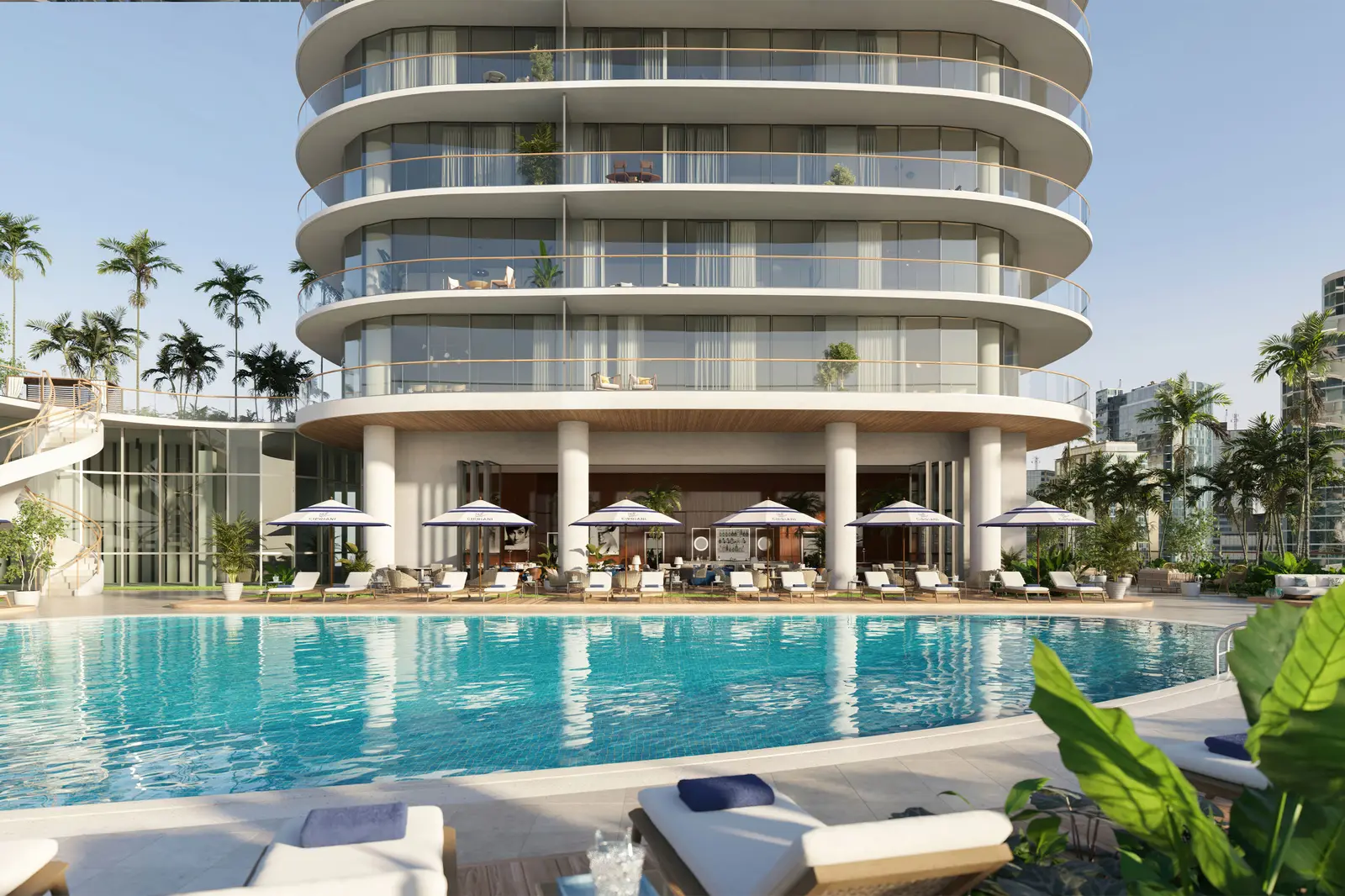 Piscina y fachada de Cipriani Residences Miami